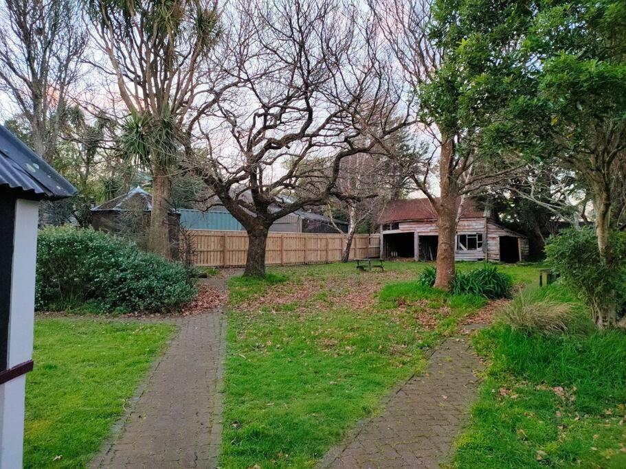 The Oaks- A Beautifully Appointed 1890S Villa Featherston エクステリア 写真