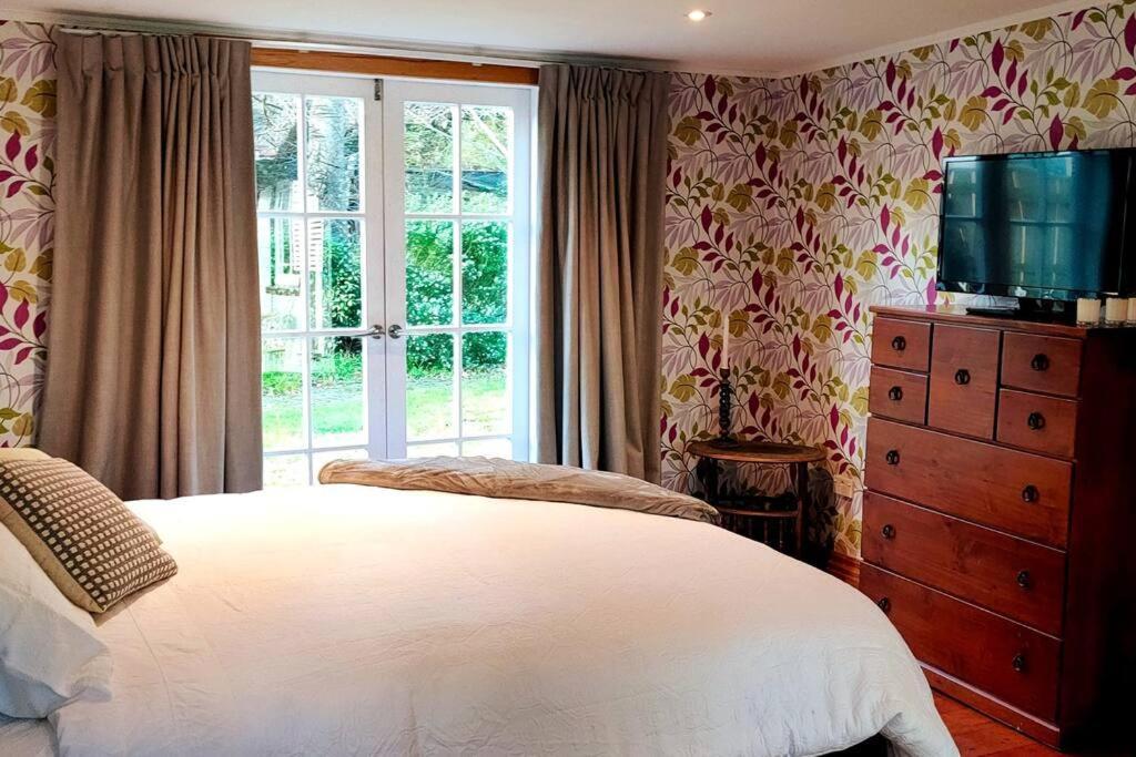 The Oaks- A Beautifully Appointed 1890S Villa Featherston エクステリア 写真