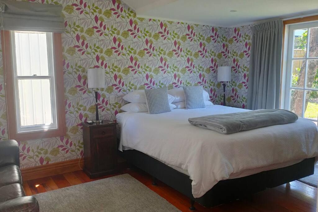 The Oaks- A Beautifully Appointed 1890S Villa Featherston エクステリア 写真