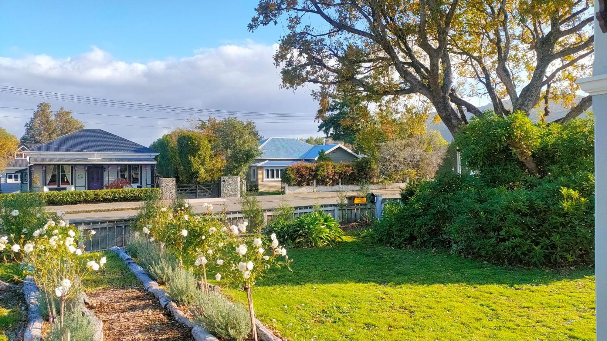 The Oaks- A Beautifully Appointed 1890S Villa Featherston エクステリア 写真